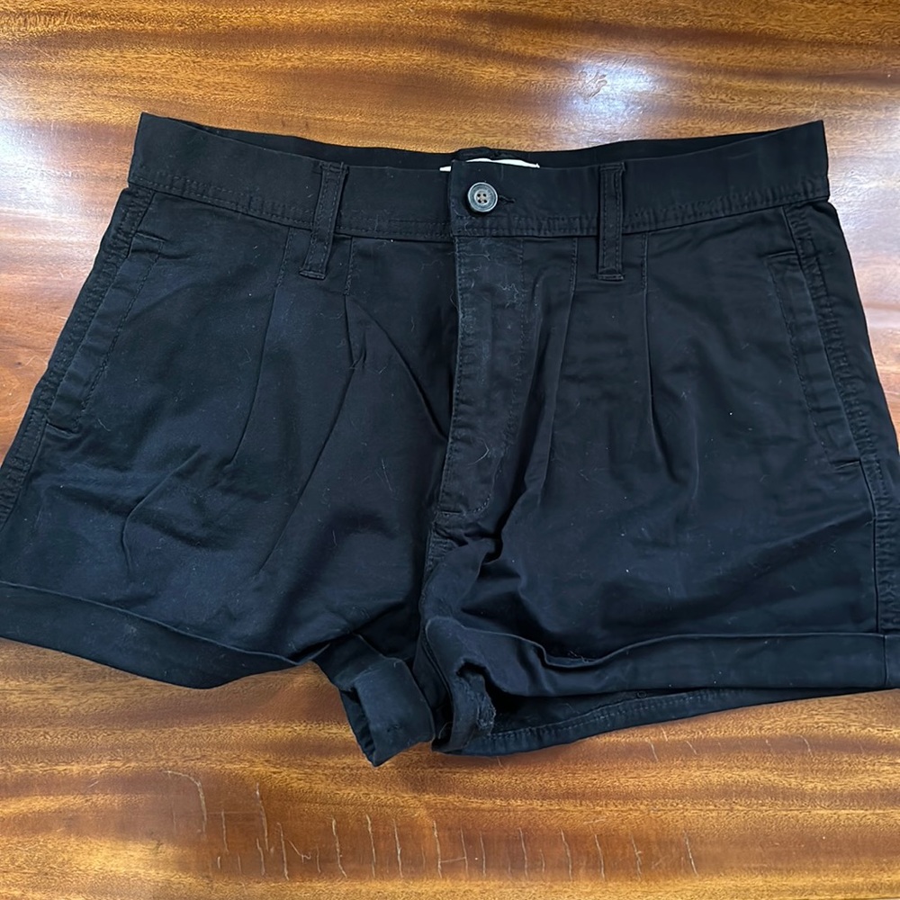 Abercrombie & Fitch | Size 4 / 27 | Tailored Pleater Shorts | Preppy | Black
